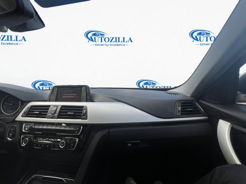 Used 2018 BMW 320i Sedan RWD image 11