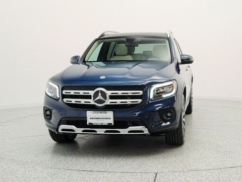 Used 2022 Mercedes-Benz GLB 250 image 2