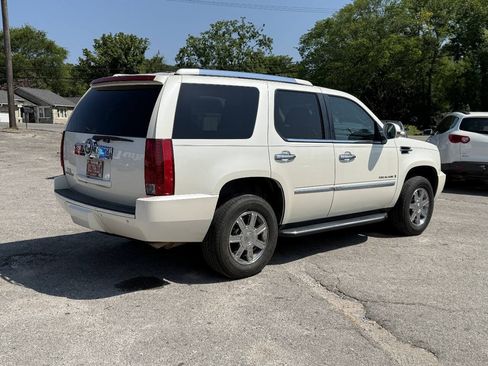 Used 2007 Cadillac Escalade AWD w/ Information Package image 6