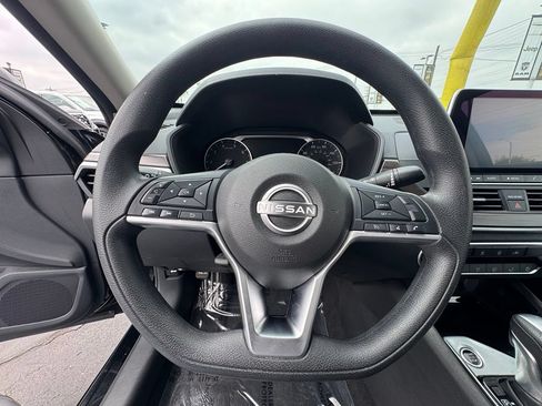 Used 2024 Nissan Altima 2.5 SV FWD image 20