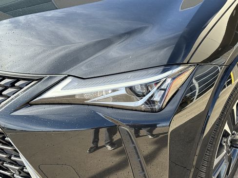 Used 2022 Lexus UX 250h w/ Premium Package image 6