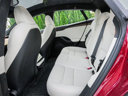 Used 2024 Tesla Model S AWD/4WD image 8