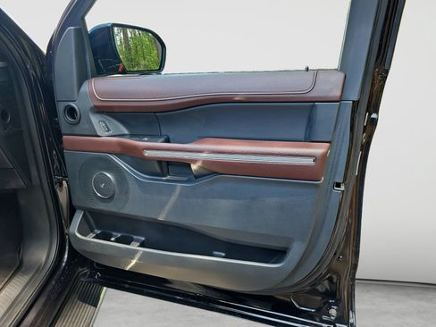 Used 2022 Ford Expedition Max Limited RWD image 36
