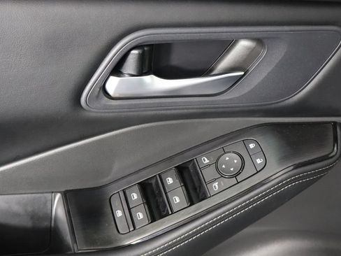 Used 2026 Nissan Rogue SV FWD image 19