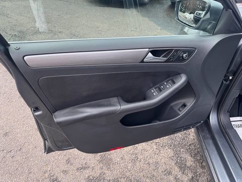Used 2013 Volkswagen Jetta TDI image 10