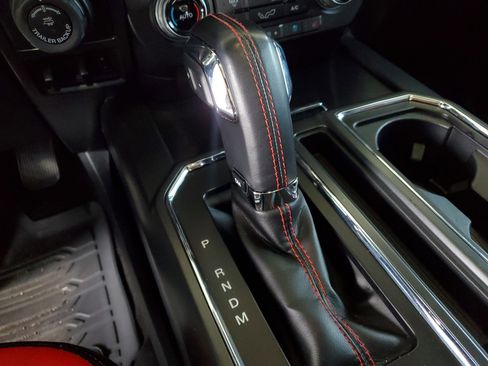 Used 2019 Ford F150 Lariat w/ Equipment Group 502A Luxury AWD/4WD image 30