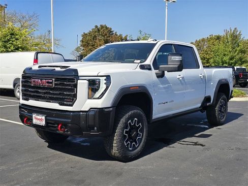New 2026 GMC Sierra 2500 AT4X image 4
