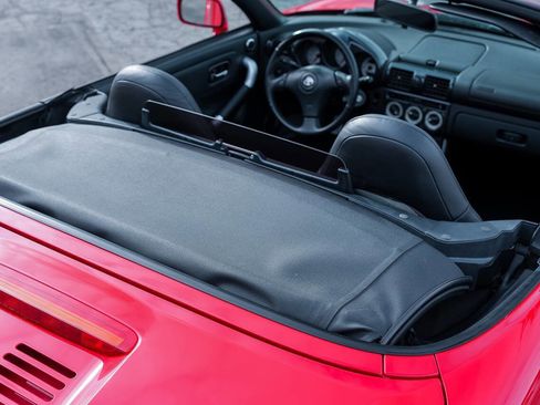 Used 2003 Toyota MR2 image 32