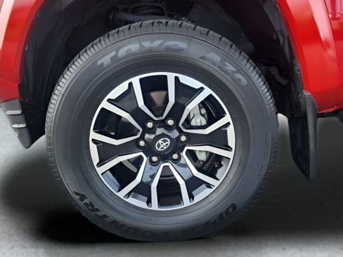 Used 2022 Toyota Tacoma TRD Sport w/ TRD Premium Sport Package RWD image 10