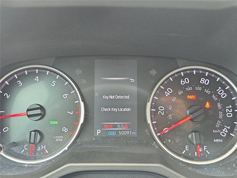 Used 2022 Toyota RAV4 XLE Premium FWD image 24