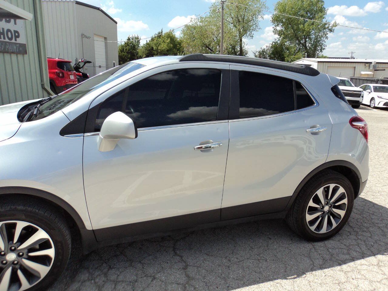 Used 2022 Buick Encore Preferred AWD/4WD image 7