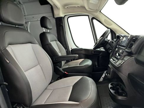 Used 2025 RAM ProMaster 2500 w/ Convenience Group FWD image 13