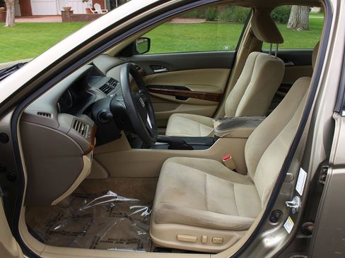 Used 2009 Honda Accord EX image 8