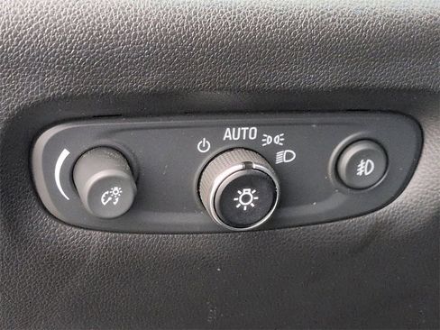 Certified 2021 Chevrolet Traverse LT image 17