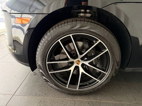 Certified 2026 Porsche Macan AWD/4WD image 10