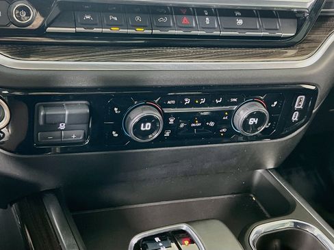 Used 2025 Chevrolet Silverado 1500 RST w/ Redline Edition AWD/4WD image 16