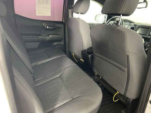 Used 2016 Toyota Tacoma TRD Off-Road image 16