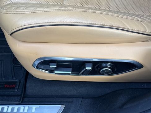 Used 2023 Jeep Grand Cherokee Summit AWD/4WD image 19