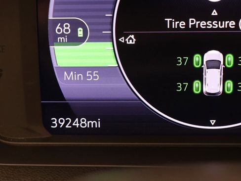 Used 2023 Chevrolet Bolt EUV LT w/ Convenience Package image 19