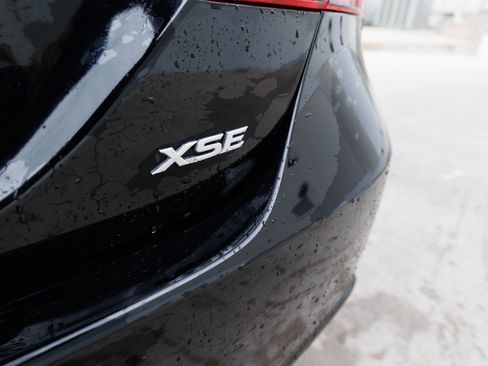 Used 2019 Toyota Camry XSE image 11