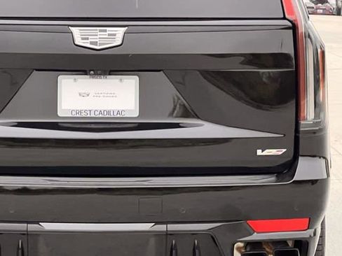 Used 2024 Cadillac Escalade V w/ LPO, ONYX Package image 7