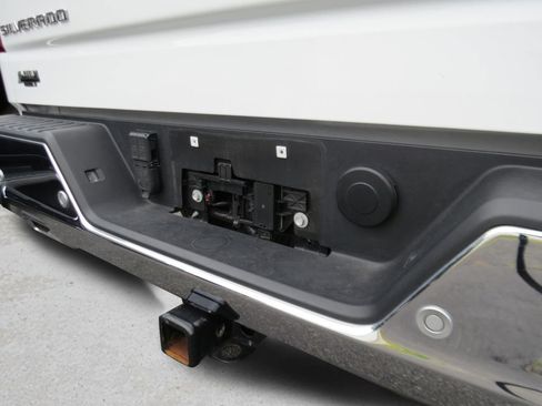 Certified 2024 Chevrolet Silverado 1500 LTZ AWD/4WD image 18