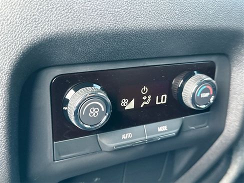 New 2026 Chevrolet Traverse LT image 18