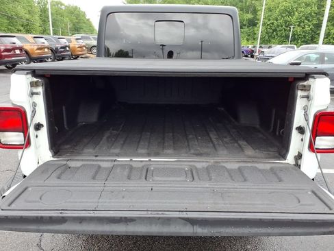 Used 2021 Jeep Gladiator Sport AWD/4WD image 9