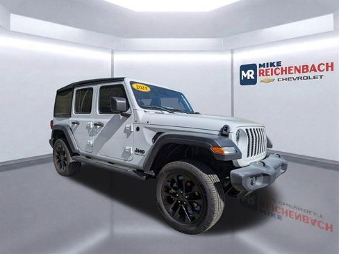 Used 2024 Jeep Wrangler Unlimited Sport image 2