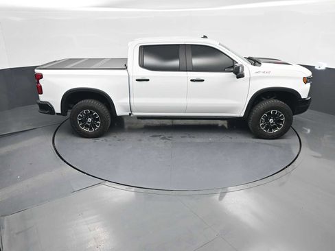 Used 2024 Chevrolet Silverado 1500 ZR2 image 39