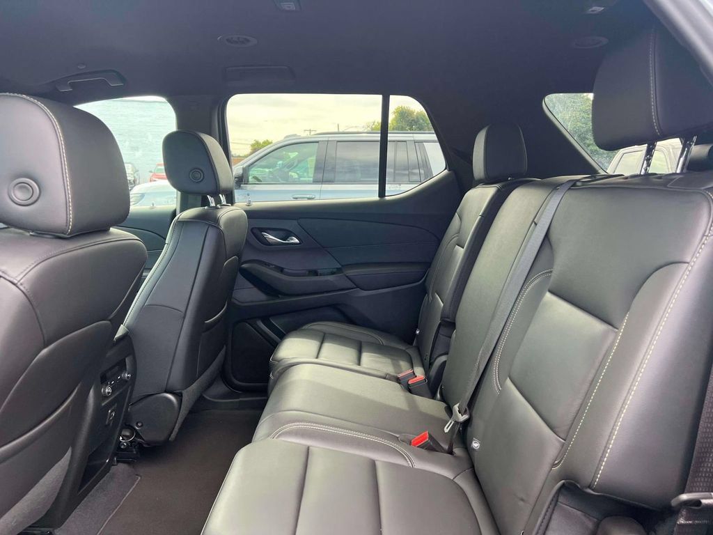 Used 2023 Chevrolet Traverse LT AWD/4WD image 11