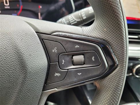 Used 2024 Chevrolet Trax LT image 35