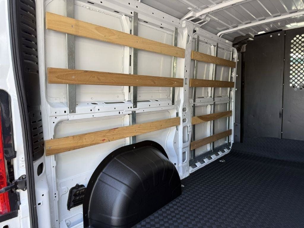 Used 2025 RAM ProMaster 2500 w/ U-Haul Equipment Group FWD image 21
