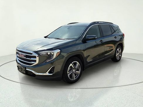 Used 2020 GMC Terrain SLT w/ Preferred Package FWD image 2