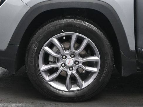 Used 2024 GMC Terrain SLT image 33