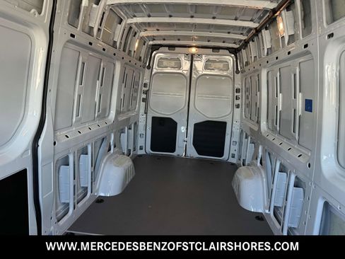 New 2025 Mercedes-Benz Sprinter 2500 image 30