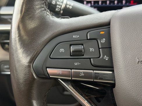 Used 2023 Cadillac Escalade Premium Luxury image 29