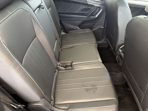 Certified 2024 Volkswagen Tiguan SE w/ Panoramic Sunroof Package FWD image 28