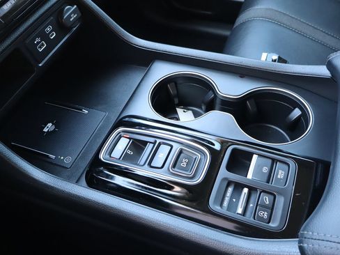 Used 2025 Honda Pilot EX-L image 26