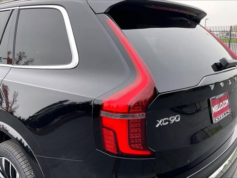 New 2026 Volvo XC90 B5 Plus w/ Protection Package image 25