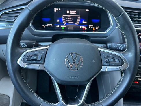 Used 2023 Volkswagen Tiguan SE AWD/4WD image 26