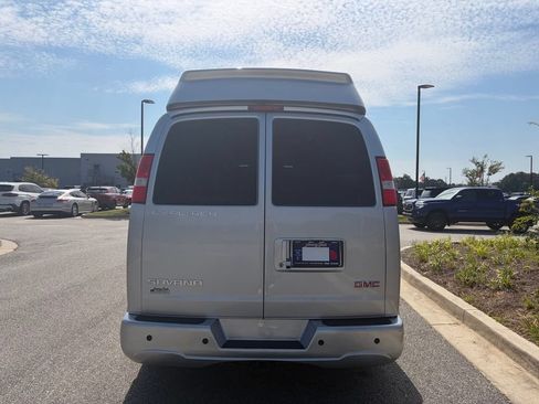 Used 2025 GMC Savana 2500 Extended w/ Driver Convenience Package RWD image 5
