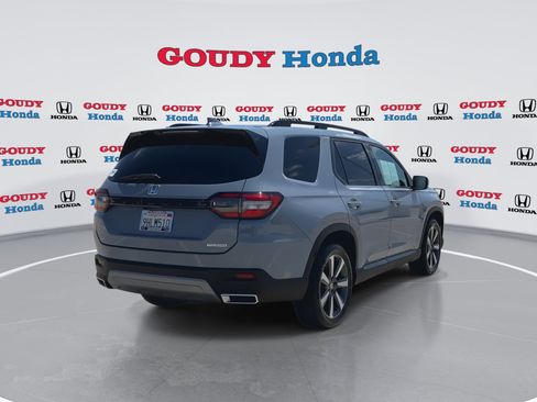 Certified 2023 Honda Pilot Touring image 8
