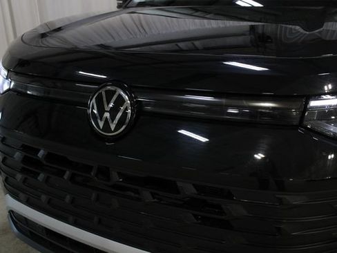 New 2026 Volkswagen Tiguan SE AWD/4WD image 32
