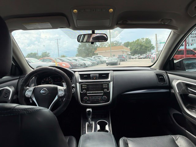 Used 2018 Nissan Altima 2.5 SR FWD image 12