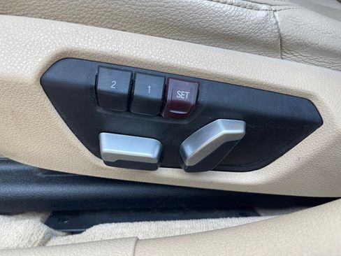 Used 2016 BMW 320i Sedan image 22