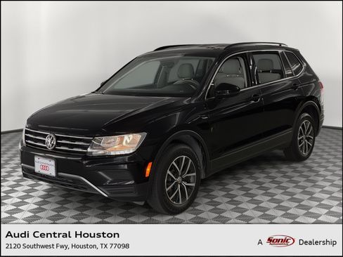 Used 2019 Volkswagen Tiguan SE FWD image 1