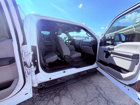 Used 2019 Ford F250 XL w/ Power Equipment Group RWD image 10