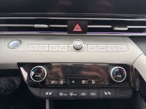 Used 2023 Hyundai Elantra Limited image 19