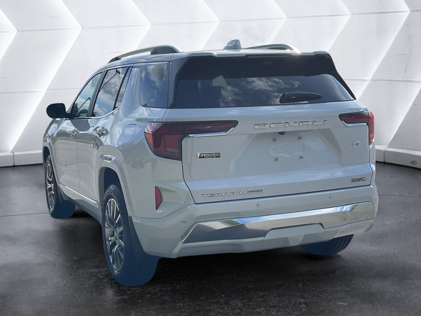 New 2027 GMC Terrain Denali w/ LPO, Floor Liner Package AWD/4WD image 4